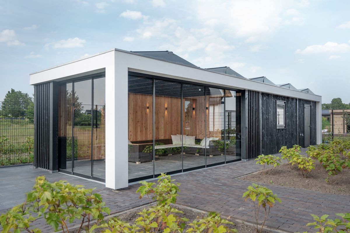 Trendhout buitenverblijf Verona - links