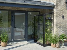 Foto van Royal Well Qube Lean-to 24 Muurkas zwart