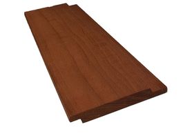 Azalp Frake hout Thermowood Channelsiding Foto van Azalp Frake hout Thermowood Channelsiding