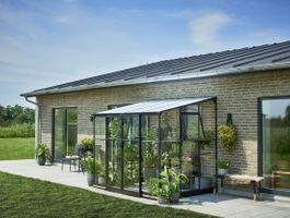 Royal Well Qube Lean-to 68 Muurkas zwart + 6 mm polycarbonaat Foto van Royal Well Qube Lean-to 68 Muurkas zwart + 6 mm polycarbonaat