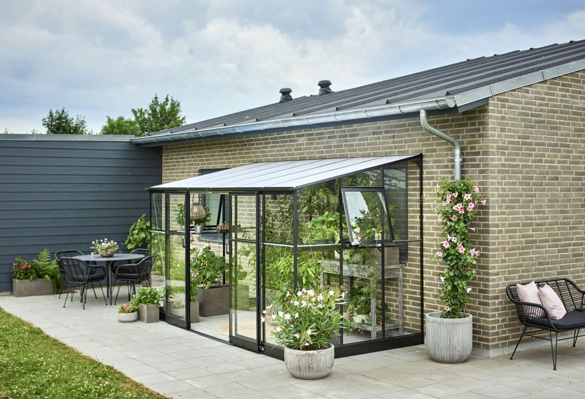 Royal Well Qube Lean-to 612 Muurkas zwart + 6 mm polycarbonaat