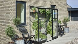 Royal Well Qube Lean-to 26 Muurkas zwart Foto van