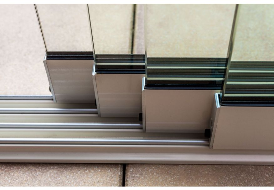 Telluria glazen schuifwand lounge large - antraciet Foto van Telluria glazen schuifwand lounge large - antraciet