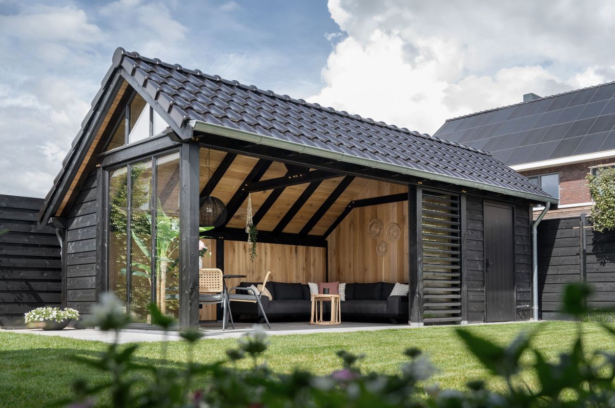 Trendhout kapschuur de Hoeve XL - links