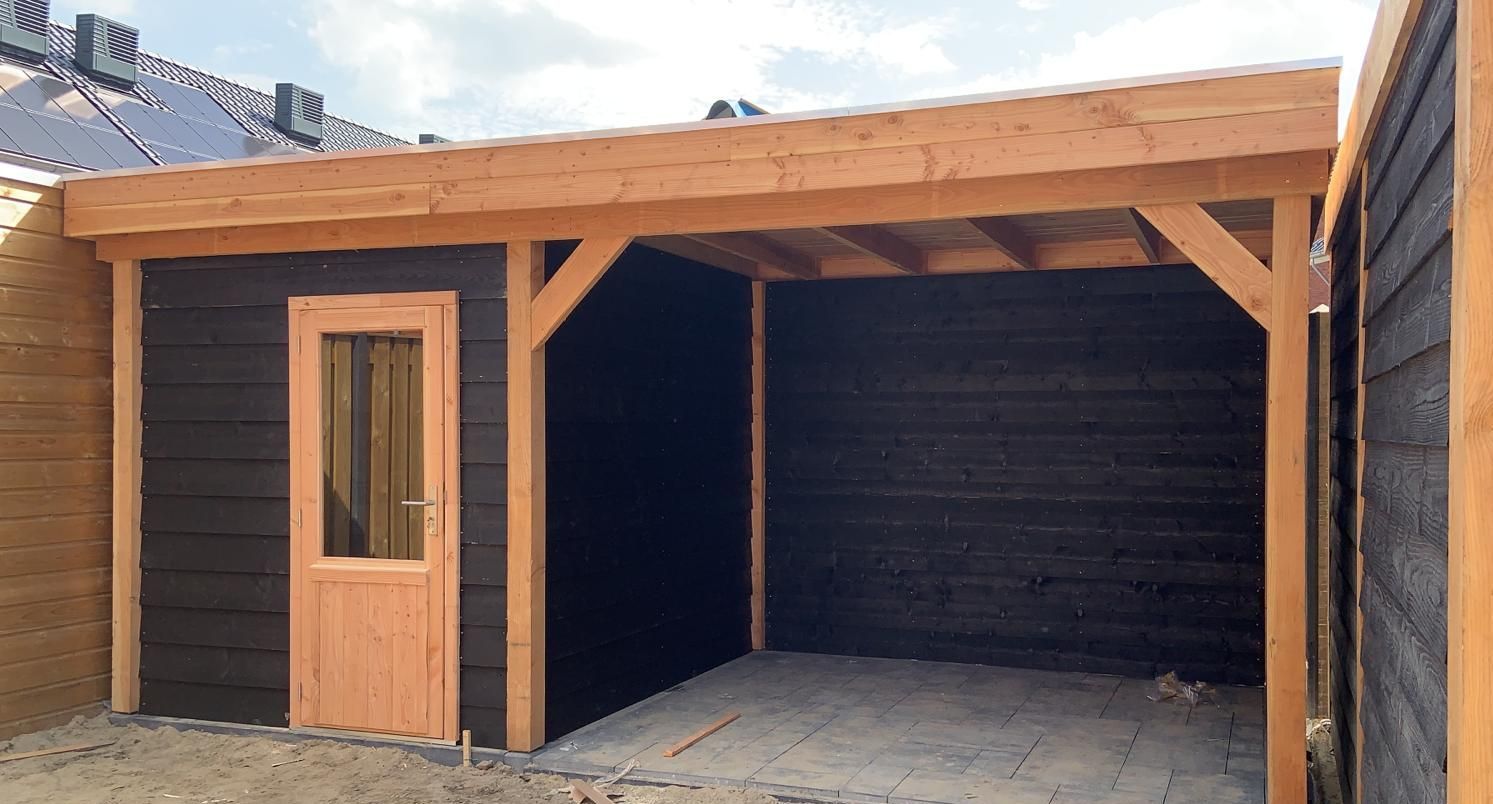 Foto van WoodAcademy tuinhuis met overkapping Baron nero 600x300 cm