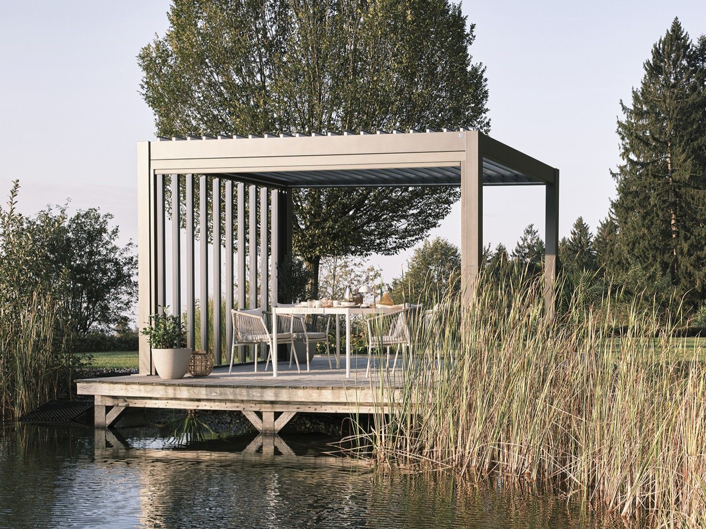 Foto van Biohort Pergola 400 x 300 cm Kwartsgrijs metallic