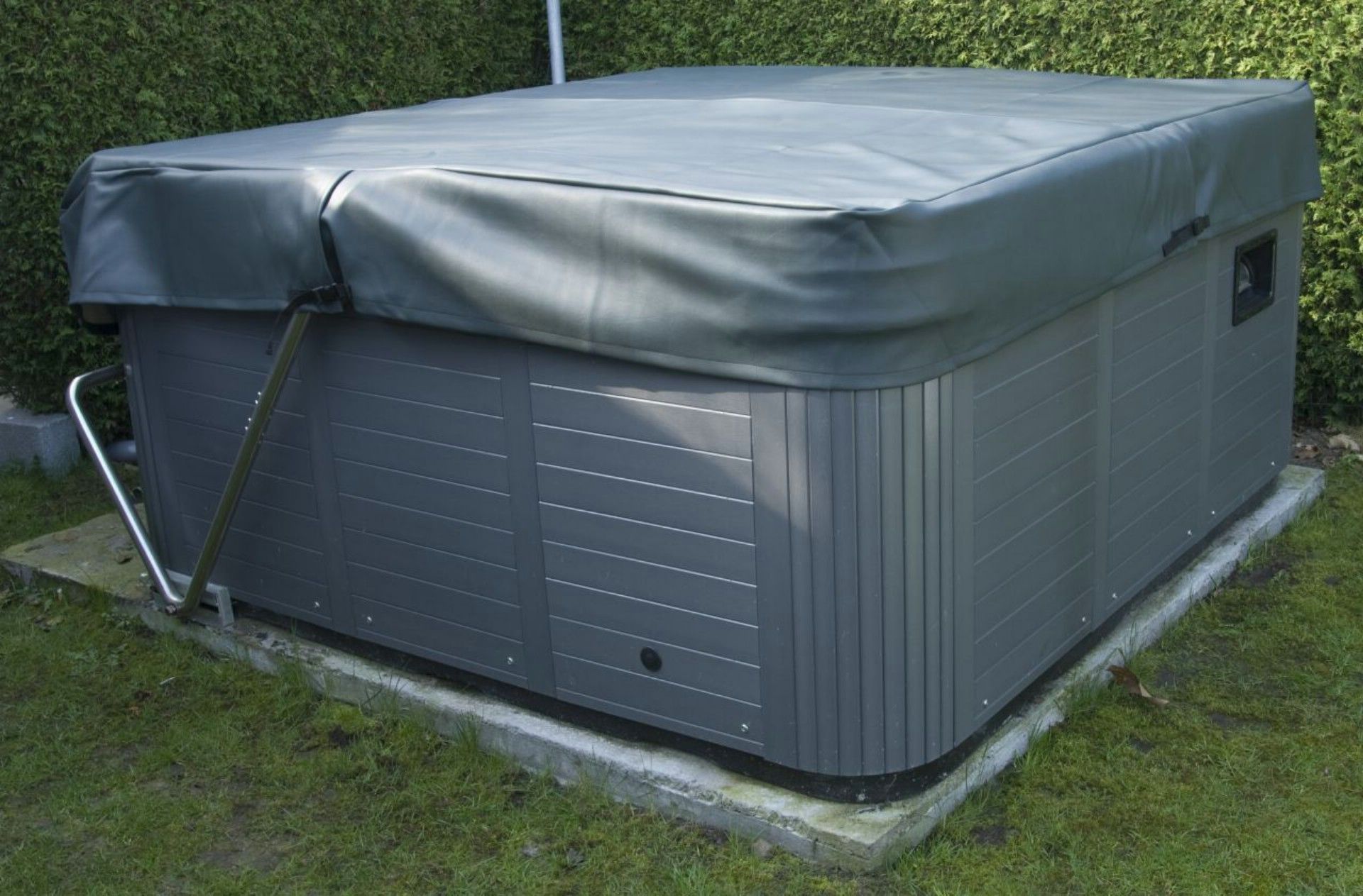 Foto van Cover Protector Espresso 235 x 235 x H25 x 10 cm