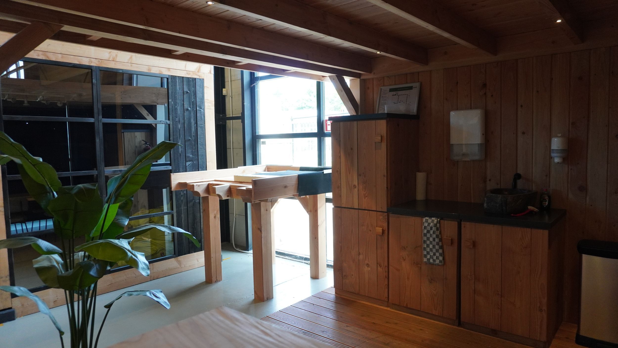Foto van Kirk and Michaels Douglas overkapping Fedde Prestige 700x400 cm - Showroom Model