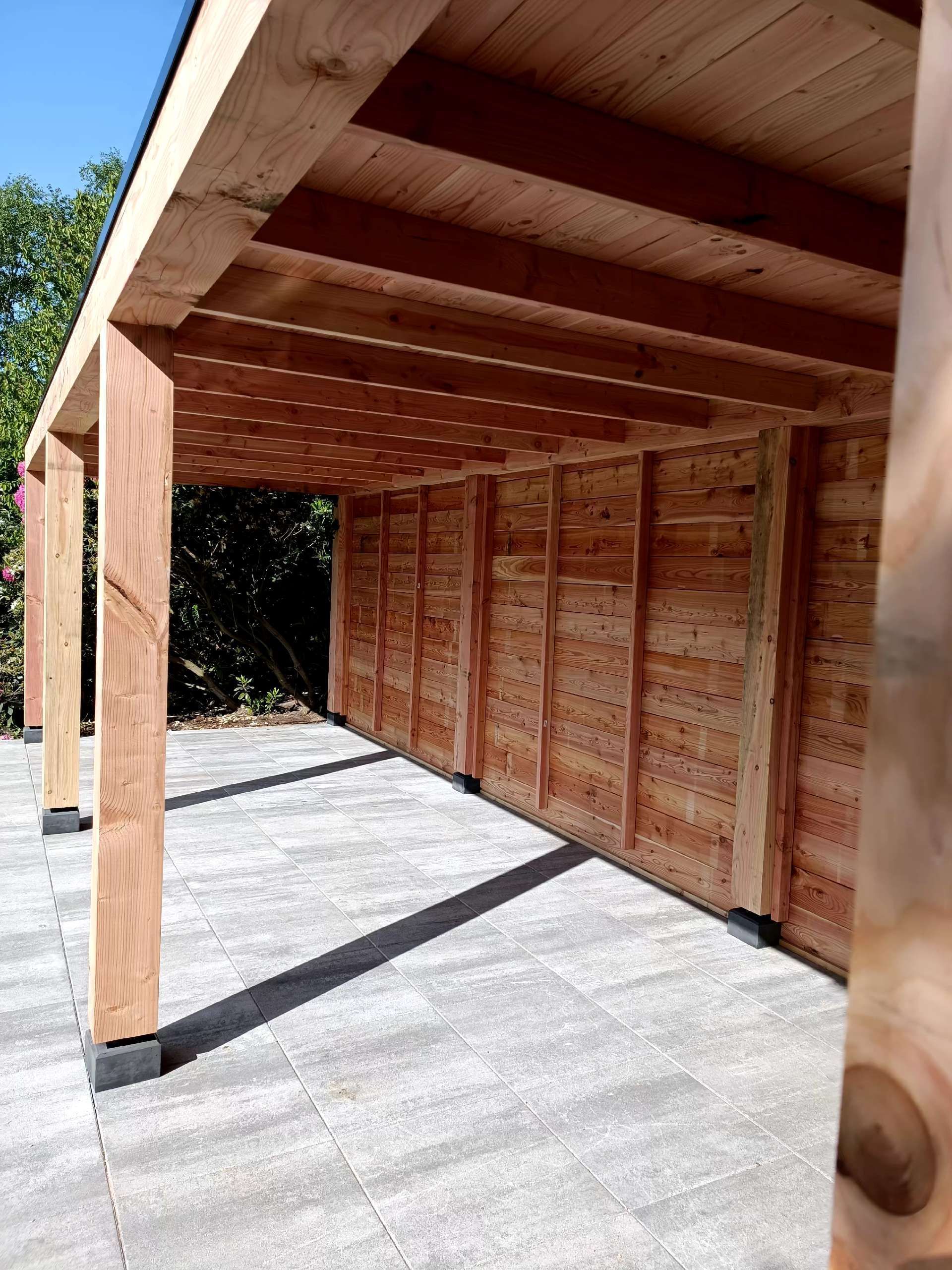 Foto von Kirk and Michaels Douglasien Überdachung Geta 900x300 - 19x19