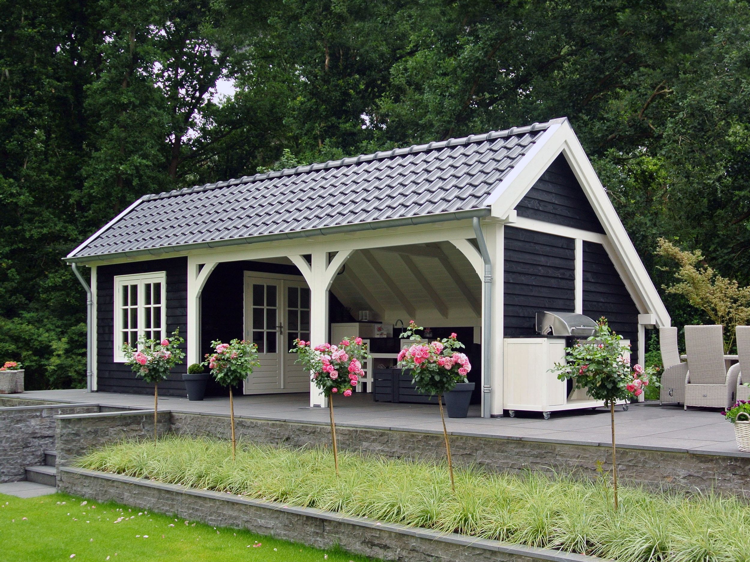 Foto van Trendhout kapschuur de Hoeve XL - links