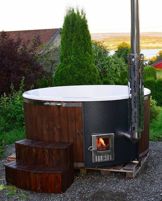 Foto van Azalp Premium houtgestookte hot tub Kjeld met interne houtkachel