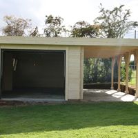 Foto der Azalp Garage Lagra 661x570 cm