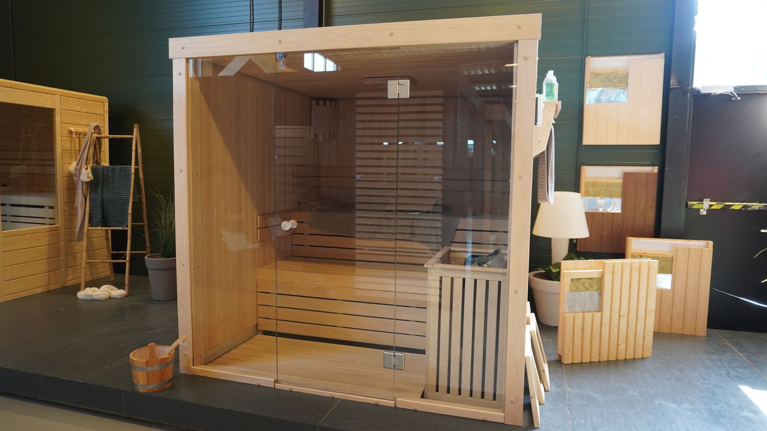 Foto van Azalp elementsauna Lumen 203x203 cm - vuren - Showroom Model