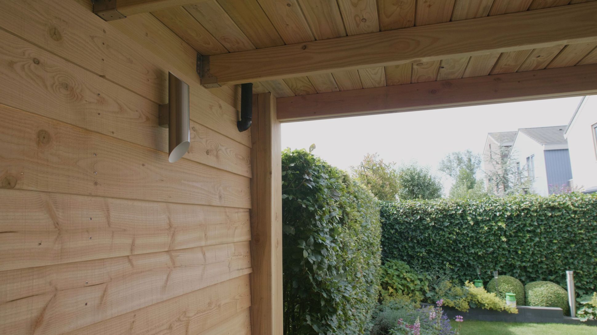 Foto van WoodAcademy tuinhuis met overkapping Nefriet Excellent 500x300 cm