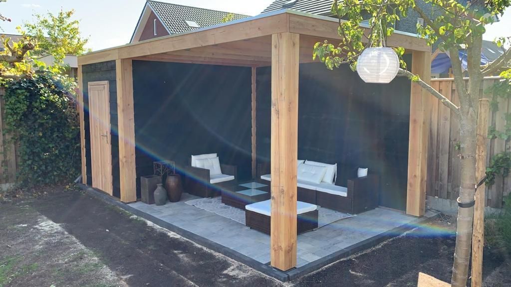 Foto van WoodAcademy tuinhuis met overkapping Nefriet Excellent nero 500x300 cm