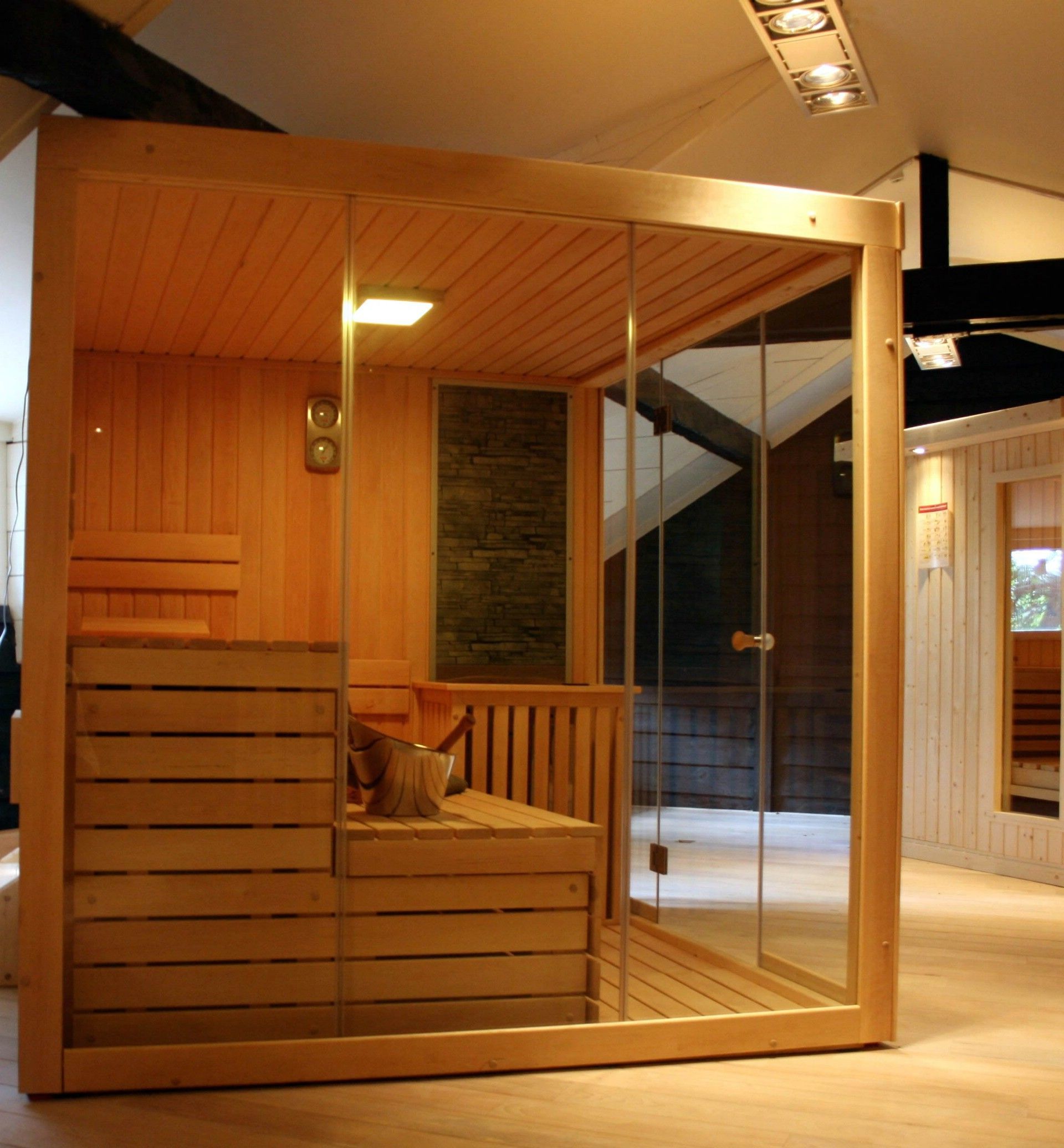 Foto van Azalp elementsauna Prisma 203x186 cm - elzen