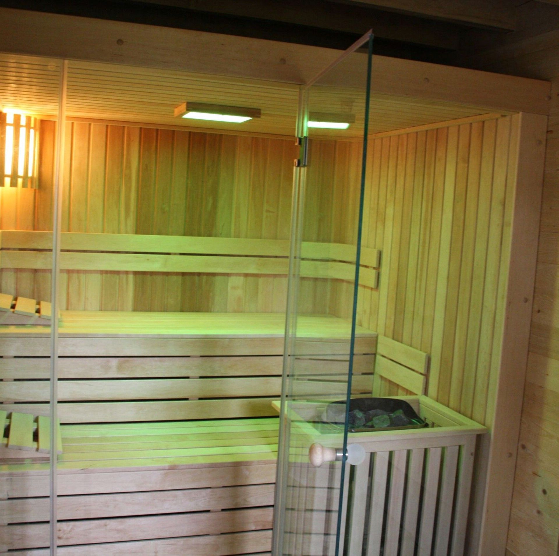 Foto van Azalp elementsauna Prisma 203x169 cm - vuren