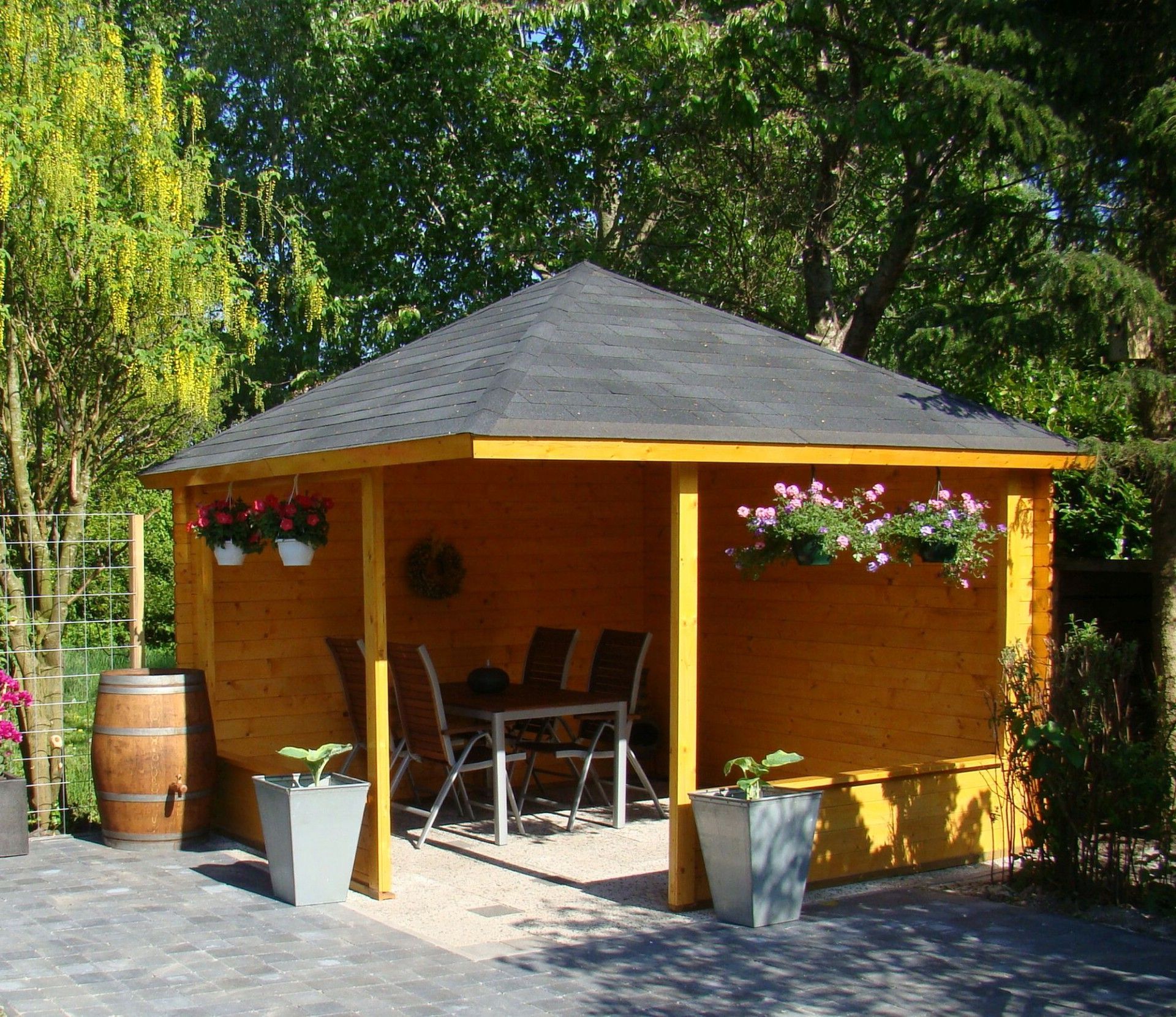 Foto van Azalp prieel Ronald