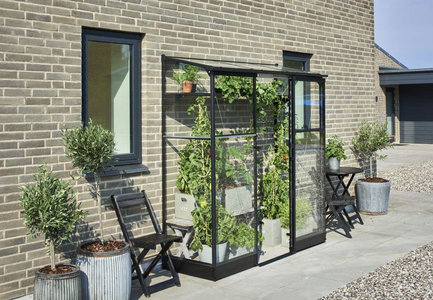 Royal Well Muurkas Qube Lean-to 26 zwart Foto van Royal Well Muurkas Qube Lean-to 26 zwart