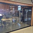 Foto van Azalp glazen schuifwand – Showroom