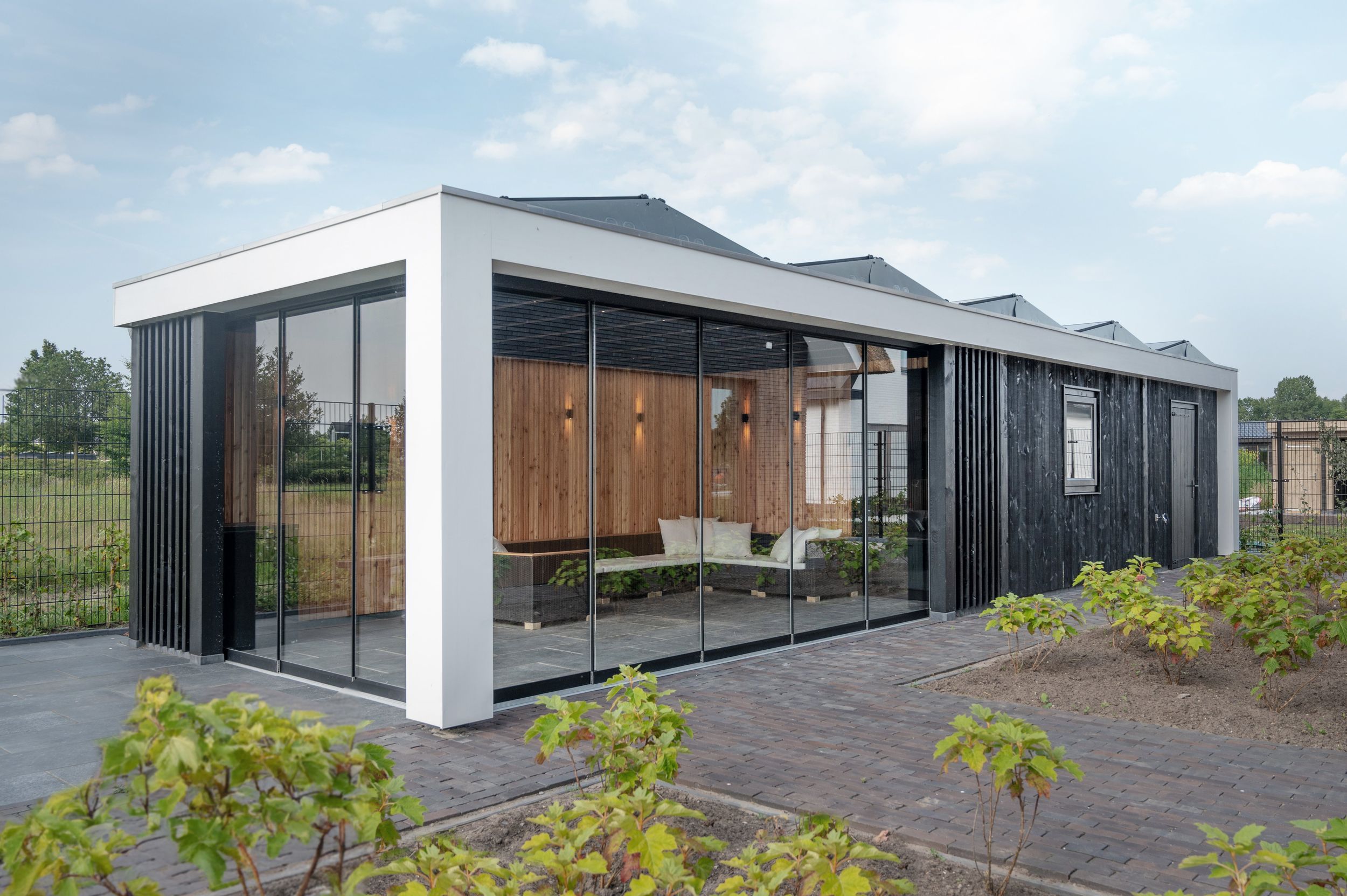 Foto der Trendhout Verona Außenaufenthalt Links