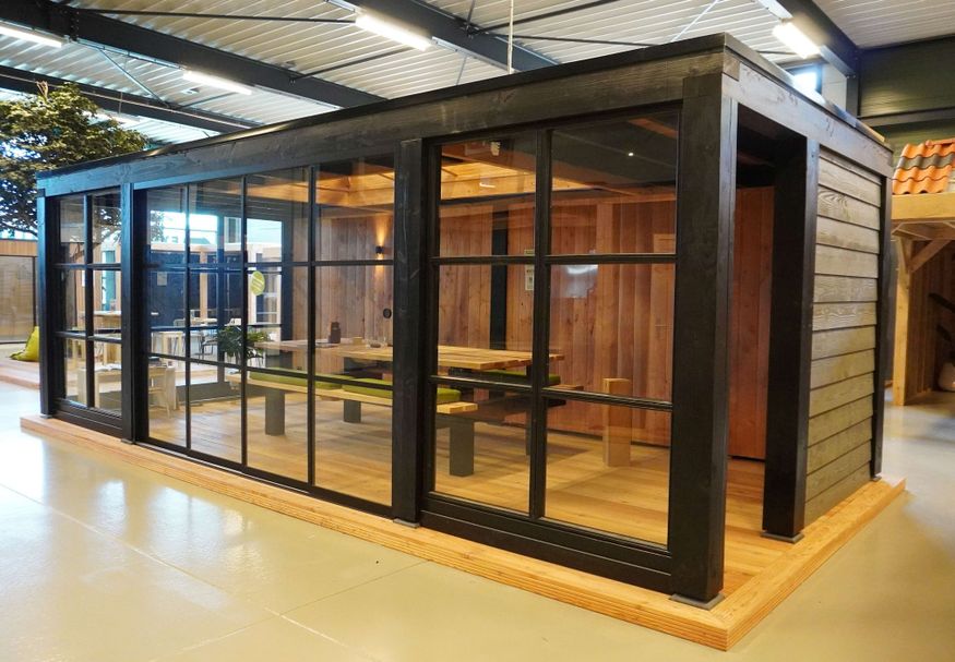 Foto van Kirk and Michaels buitenverblijf Versus Nero 750x300 - Showroom Model