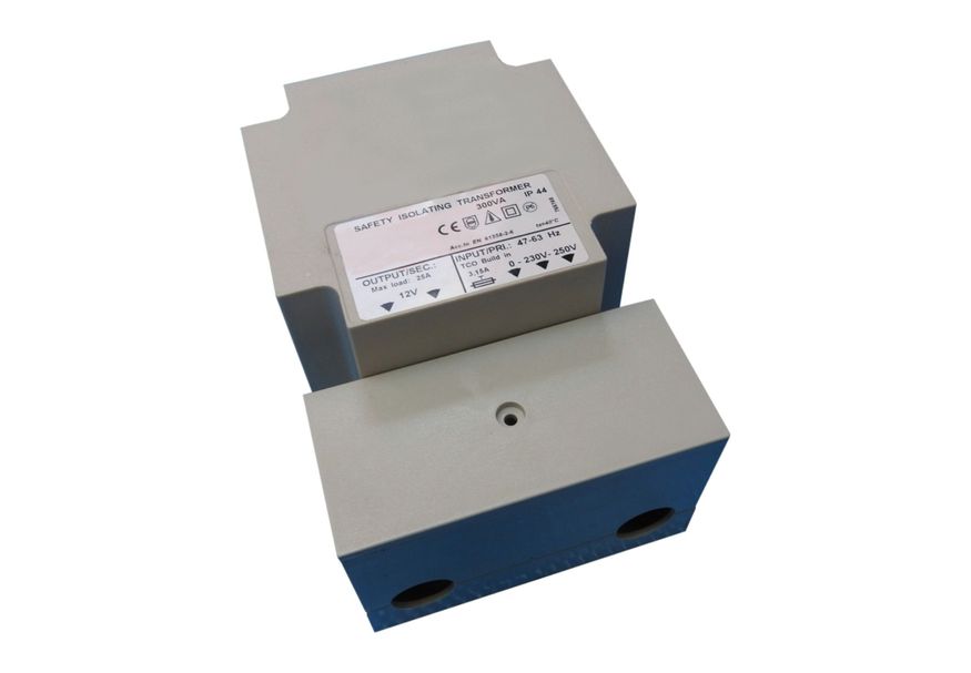 Azalp Sicherheitstransformator maximal 300 Watt - IP 44 Foto von Azalp Sicherheitstransformator maximal 300 Watt - IP 44