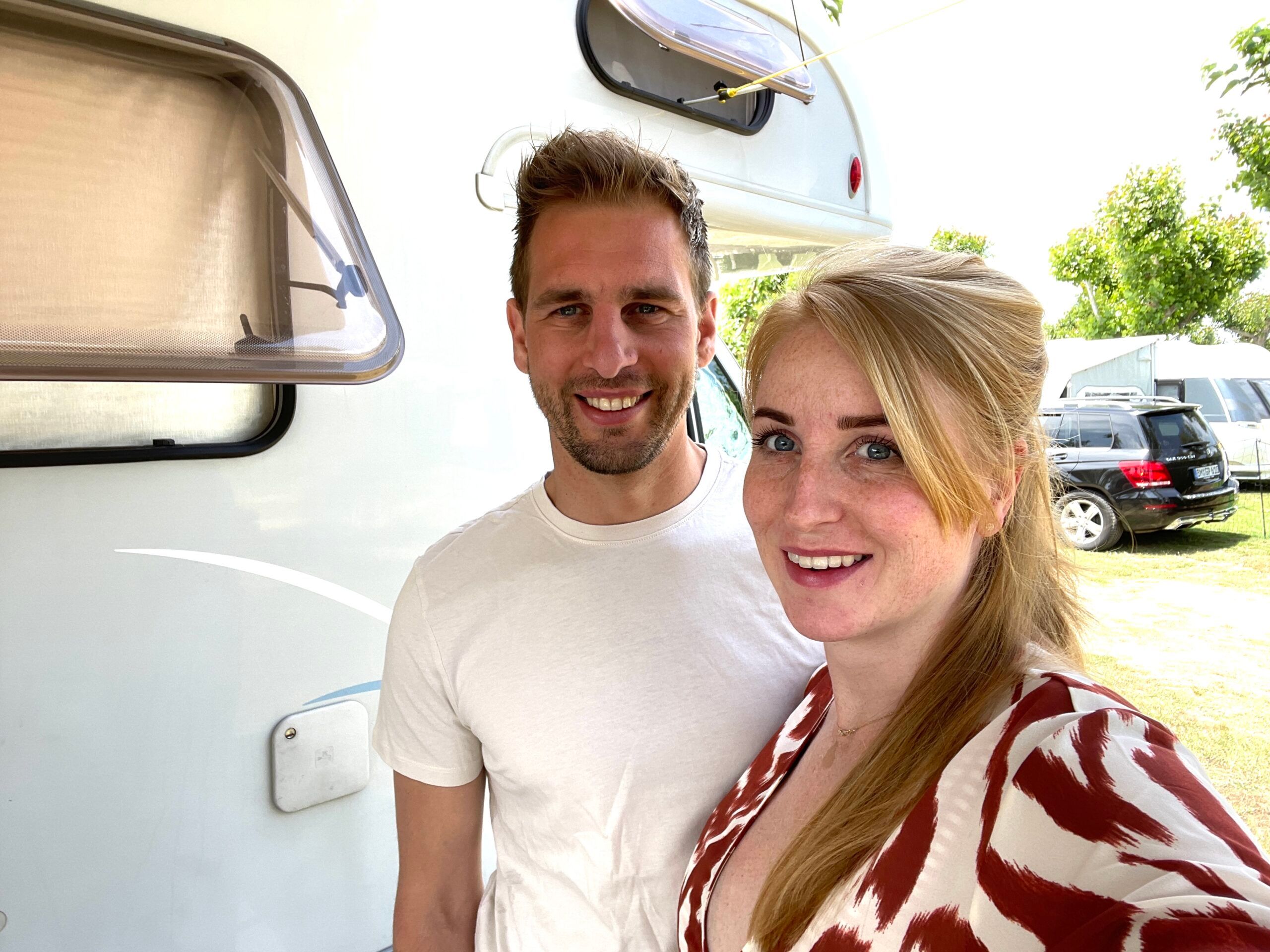 Esther & Sander voor hun eerste camper | CozyCamperVans.nl