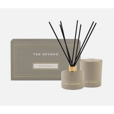 Foto van TED SPARKS - Candle & Diffuser Gift Set - Tonka & Pepper