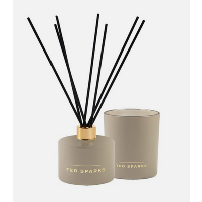 Tweede foto van TED SPARKS - Candle & Diffuser Gift Set - Tonka & Pepper