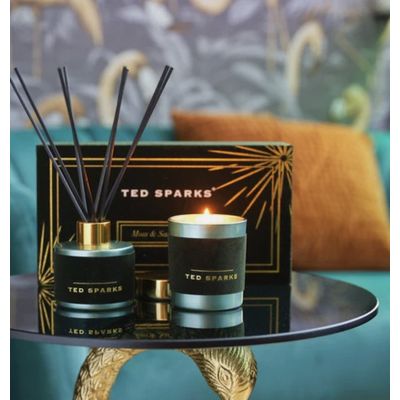 Tweede foto van TED SPARKS - Candle & Diffuser gift set - Moss & Sandalwood