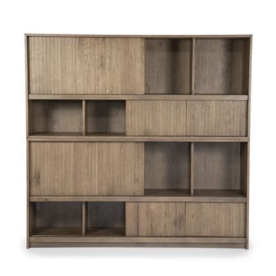 Foto van Eleonora - Boekenkast Milo - Bruin