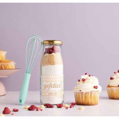 Tweede foto van Eat Your Present - Gefelicitaart (je) met garde - Bakflesje 250 ml