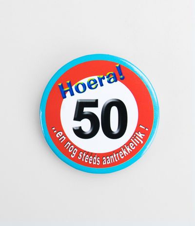 Button 50 jaar verkeersbord