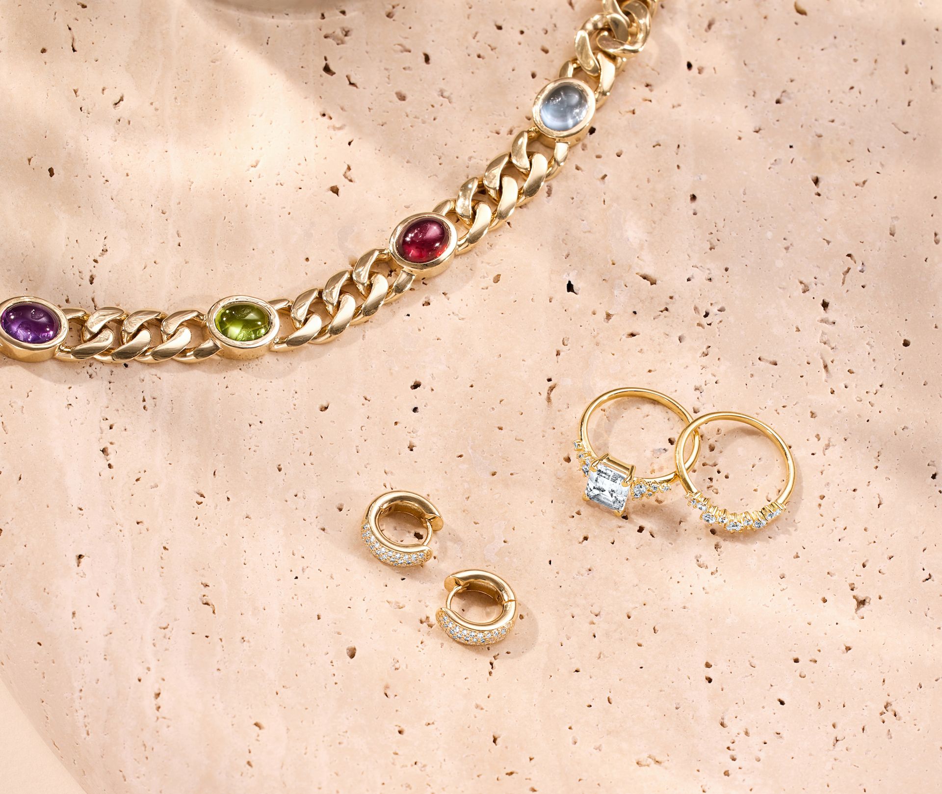 Verschillende-sieraden-voor-de-feestdag-be