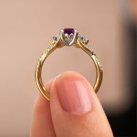 Image of Engagement Ring Marilou Cus<br/>585 gold<br/>Rhodolite 5 mm