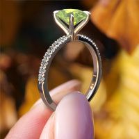 Image of Engagement Ring Crystal Ovl 2<br/>585 white gold<br/>Peridot 9x7 mm
