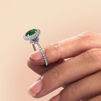 Image of Engagement ring Talitha OVL 950 platinum emerald 7x5 mm