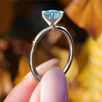 Image of Engagement Ring Crystal Cus 1<br/>950 platinum<br/>Blue topaz 5.5 mm