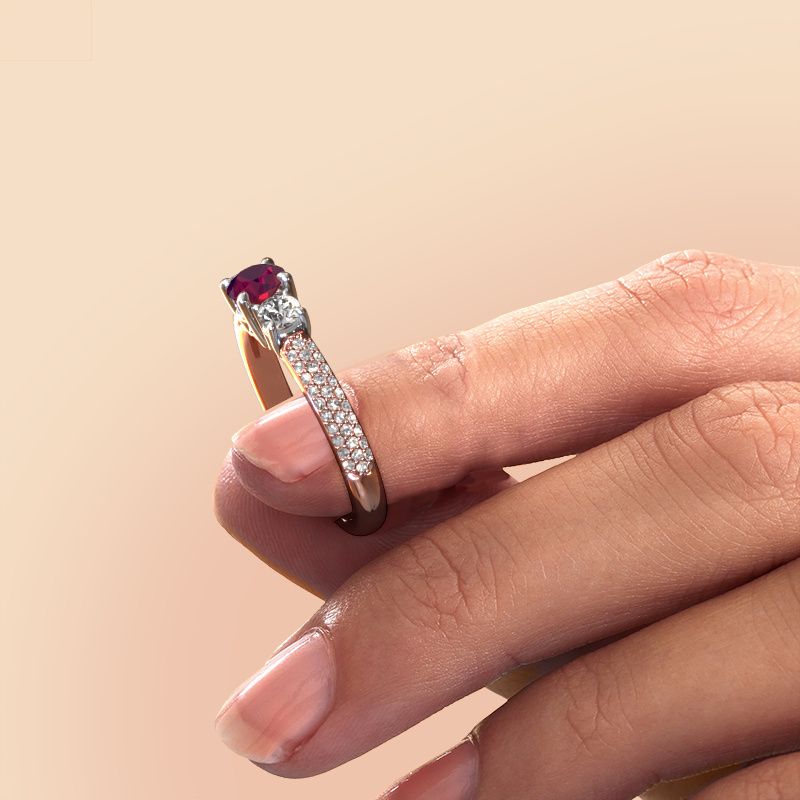 Image of Engagement Ring Marielle Rnd<br/>585 rose gold<br/>Rhodolite 5 mm