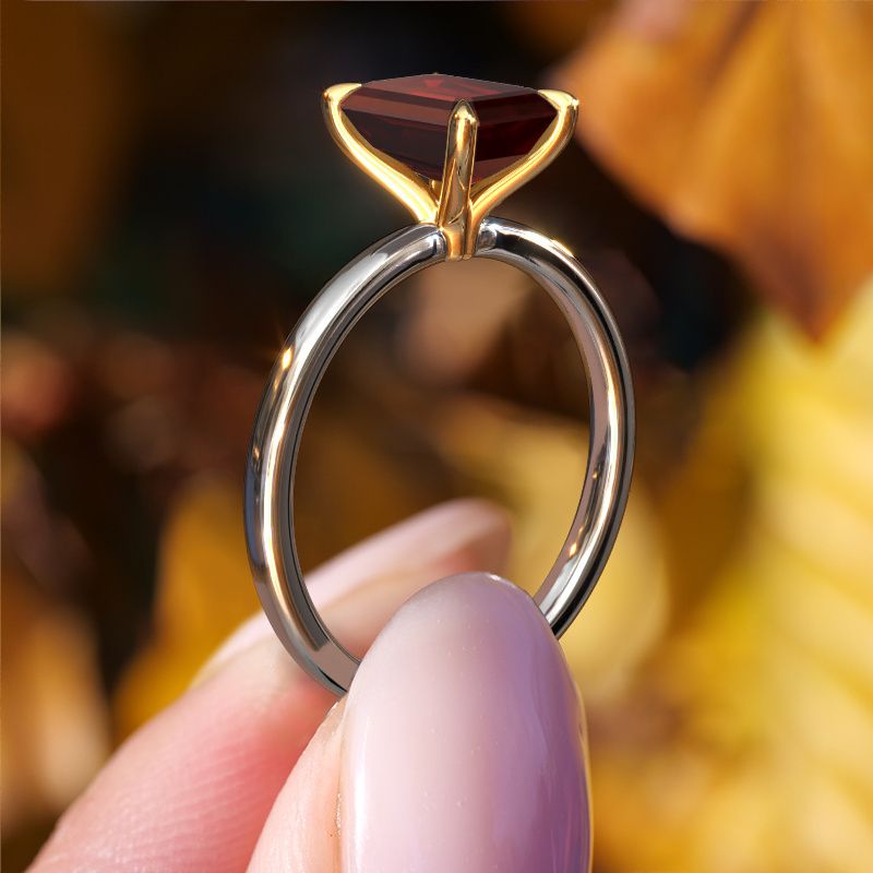 Image of Engagement Ring Crystal Eme 1<br/>585 white gold<br/>Garnet 8x6 mm