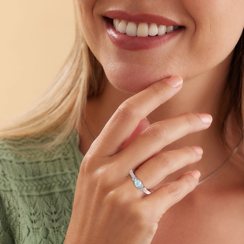 Image of Engagement Ring Marielle Rnd<br/>585 rose gold<br/>Aquamarine 5 mm