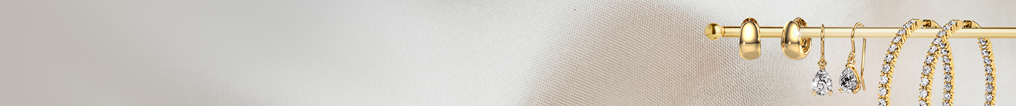 Platina oorbellen met bruine diamant