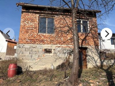 Perceel van 3059 m2 te koop met stenen tuinhuis