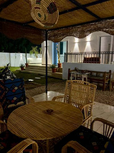 Huis met tuin en uitzicht over de Nijl. منزل ١٢٠متر وحديقة مطله على نهر النيل