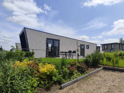 Uniek: 4-Persoons nieuwbouw chalet met eigen staplaats voor de camper!