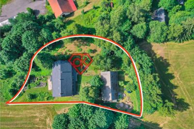 Vrijstaande woning met grote schuur en ruim 3000 m2