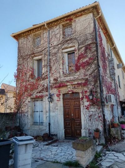 Maison de 210 m2 à proximité Canal du MIDI,  en bordure de Village Près de Béziers