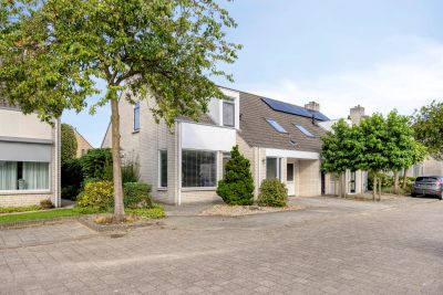 Recent verbouwde semi bungalow te koop!