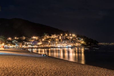 Kroatië huis met 4 appartementen 800 meter van zee